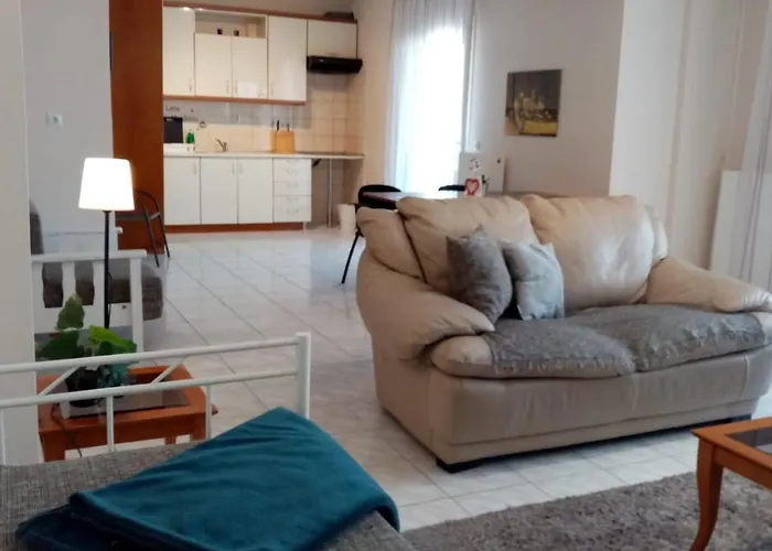 Apartment By The Beach With Amazing Sea View